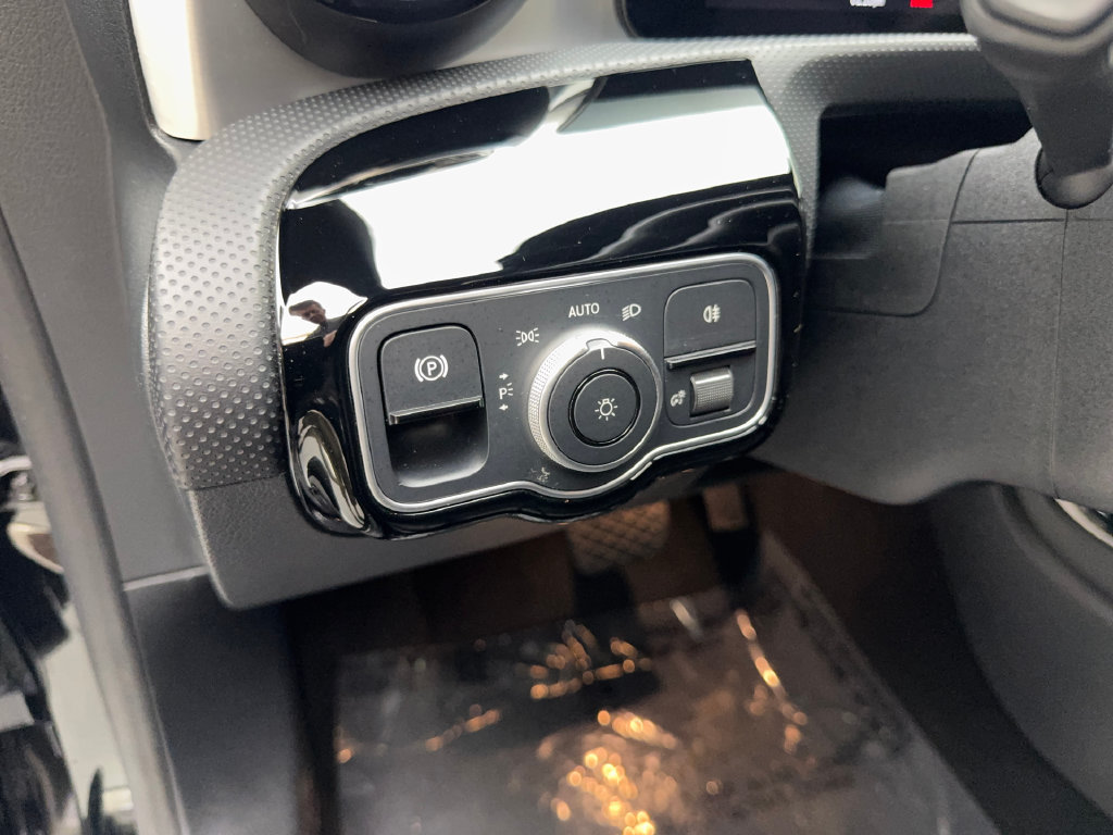 Used 2025 Mercedes-Benz CLA 250 image 54