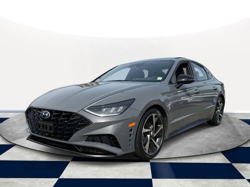 Used 2023 Hyundai Sonata SEL Plus w/ Preferred Accessory Package image 2