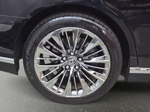 Used 2018 Lexus LS 500 w/ Interior Upgrade Package RWD image 35