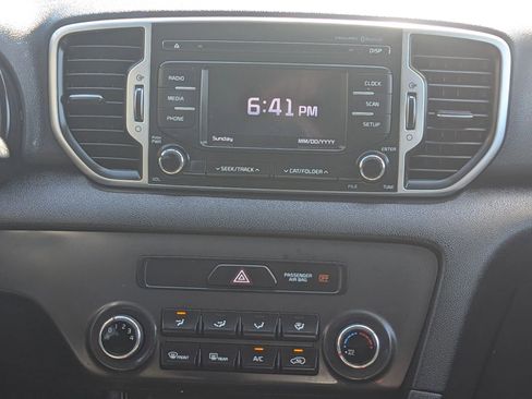 Used 2018 Kia Sportage LX AWD/4WD image 19
