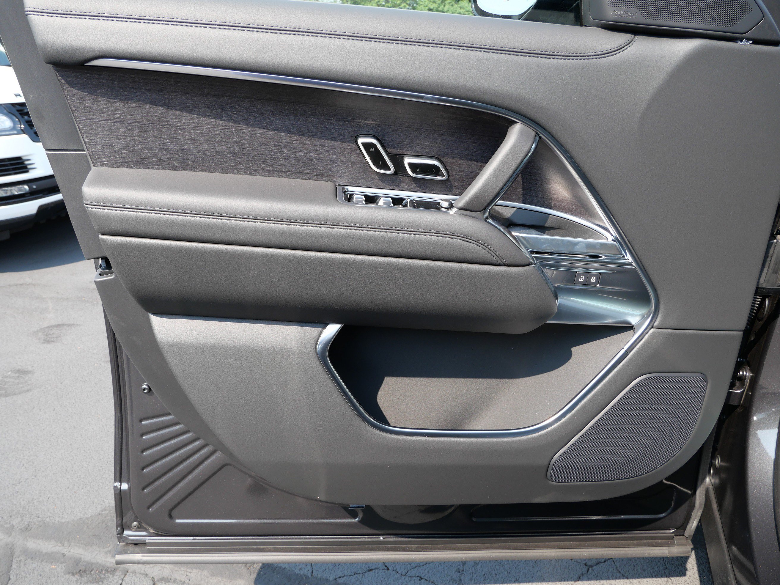 New 2026 Land Rover Range Rover SE AWD/4WD image 4