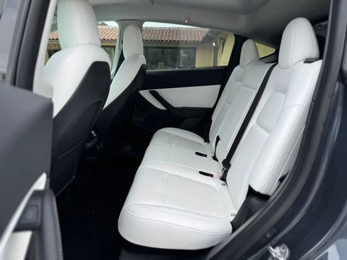 Used 2022 Tesla Model Y Performance AWD/4WD image 8