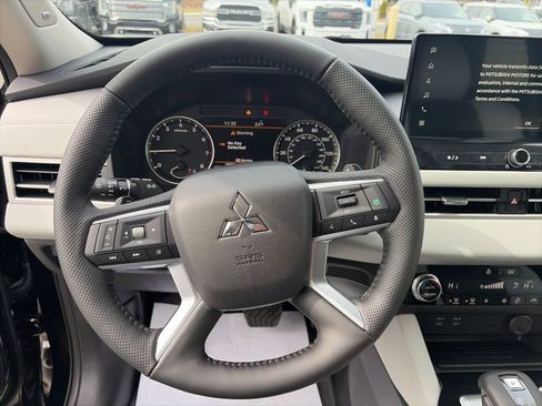 New 2026 Mitsubishi Outlander SE AWD/4WD image 15