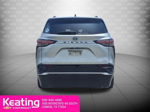 Used 2023 Toyota Sienna XSE w/ XSE Plus Package AWD/4WD image 6