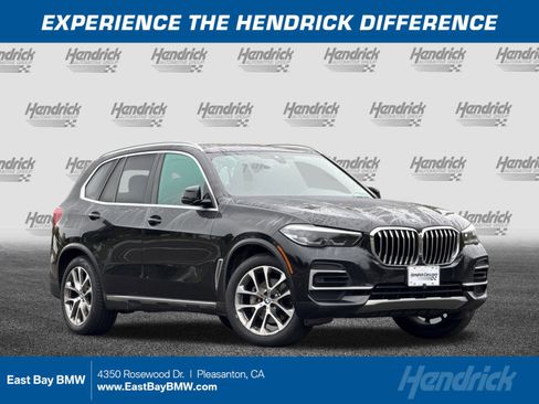 Used 2022 BMW X5 xDrive40i w/ Climate Comfort Package image 1