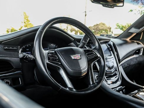 Used 2016 Cadillac Escalade Platinum image 19