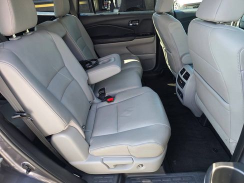 Used 2017 Honda Pilot Touring image 21
