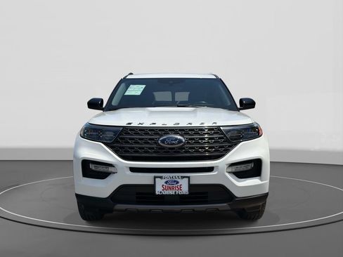 Certified 2023 Ford Explorer XLT w/ Equipment Group 202A AWD/4WD image 3