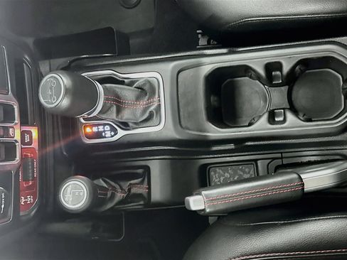 Used 2019 Jeep Wrangler Unlimited Rubicon AWD/4WD image 25