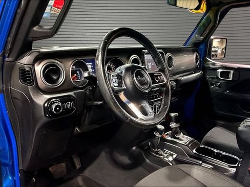 Used 2021 Jeep Wrangler Unlimited Sahara AWD/4WD image 17