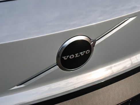 New 2026 Volvo EX30 Plus w/ Protection Package image 15