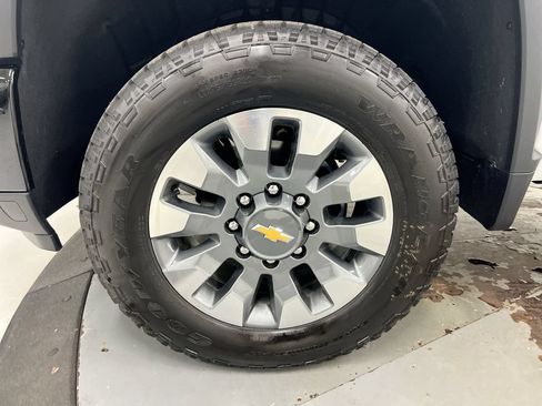 Used 2026 Chevrolet Silverado 2500 Custom w/ Custom Convenience Package AWD/4WD image 26
