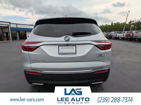 Used 2020 Buick Enclave Essence w/ Sound and Sites Package FWD image 4