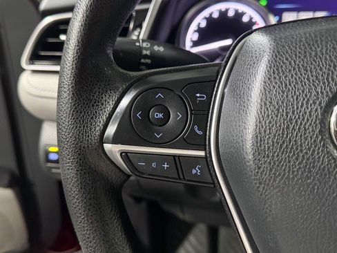 Used 2022 Toyota Camry LE image 18