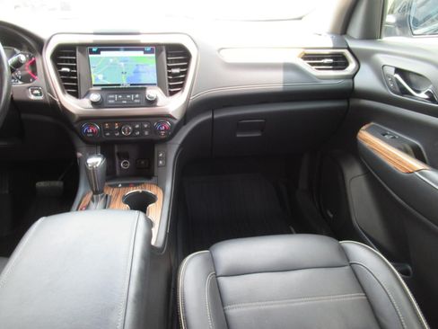 Used 2019 GMC Acadia Denali w/ Technology Package FWD image 15