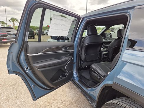 New 2026 Jeep Grand Cherokee L Limited AWD/4WD image 14