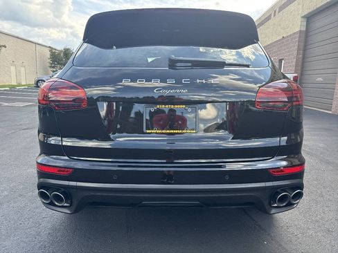 Used 2017 Porsche Cayenne Platinum Edition AWD/4WD image 13