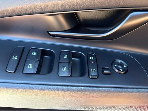 Certified 2025 Hyundai Elantra Sport FWD image 12