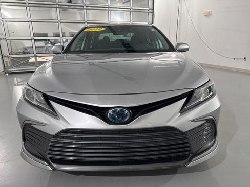 Used 2022 Toyota Camry LE image 3