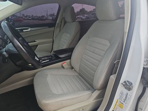 Used 2020 Ford Fusion SE FWD image 14