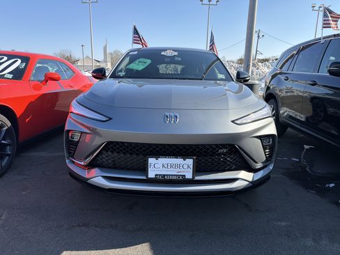 Certified 2025 Buick Envista Sport Touring w/ Convenience I Package image 2