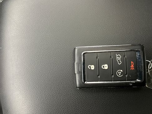 Used 2022 Jeep Grand Cherokee L Laredo w/ Luxury Tech Group I image 25