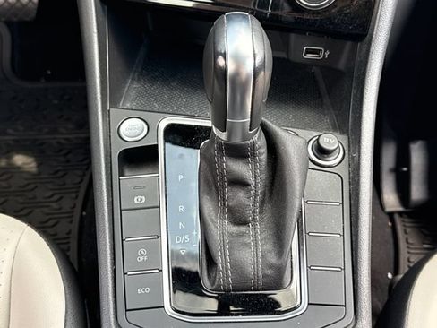 Used 2019 Volkswagen Jetta R-Line w/ R-Line Cold Weather Package FWD image 27