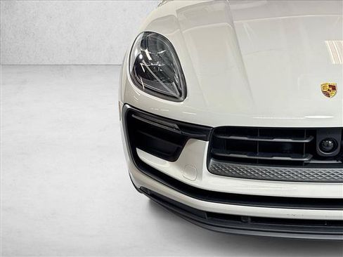 Used 2026 Porsche Macan AWD/4WD image 28