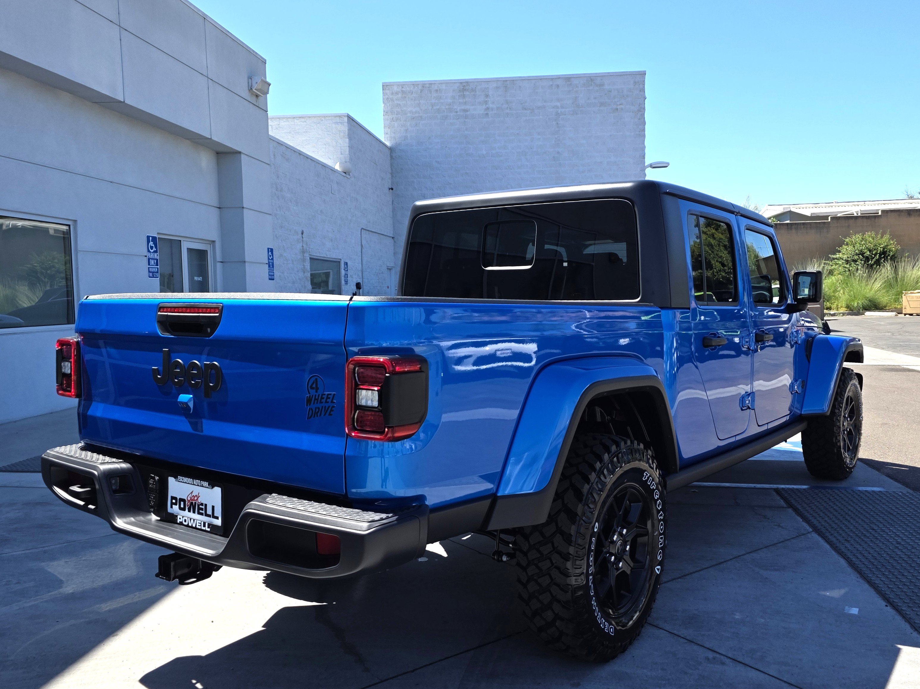 New 2025 Jeep Gladiator Sport AWD/4WD image 5