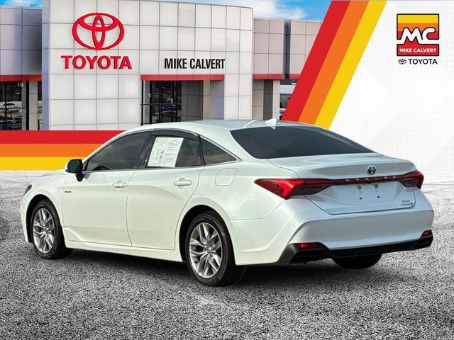 Used 2020 Toyota Avalon XLE w/ Preferred Accessory Package FWD image 3