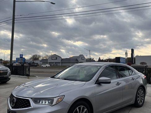Used 2018 Acura TLX w/ Technology Package FWD image 7