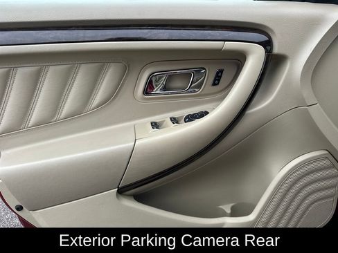 Used 2018 Ford Taurus Limited w/ Driver Assist Package image 12