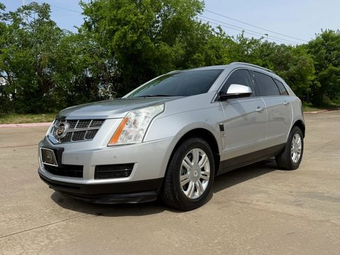 Used 2010 Cadillac SRX Luxury image 2