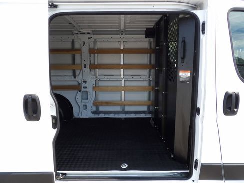 Used 2025 RAM ProMaster 2500 w/ U-Haul Equipment Group FWD image 26