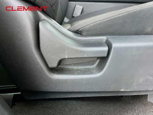 Used 2024 Nissan Pathfinder SV FWD image 34