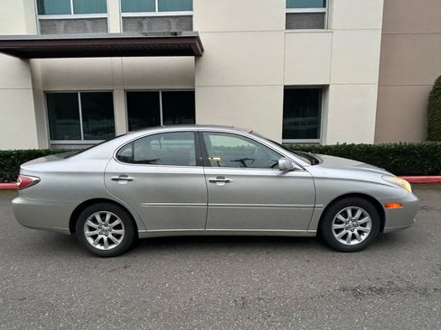 Used 2004 Lexus ES 330 image 2