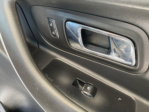 Used 2018 Ford Taurus SEL image 25