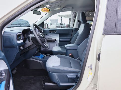 Used 2025 Ford Maverick XLT image 10