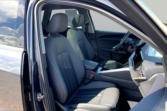 Certified 2025 Audi Q5 Premium w/ Convenience Package AWD/4WD image 7