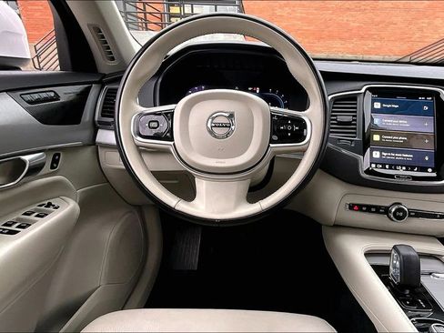 Used 2023 Volvo XC90 B5 Core w/ Climate Package image 8