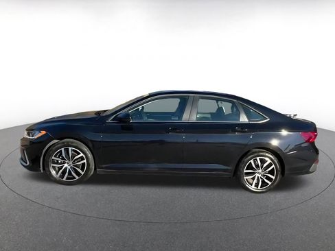 Used 2025 Volkswagen Jetta SE image 8