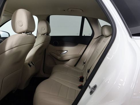 Certified 2022 Mercedes-Benz GLC 300 image 11