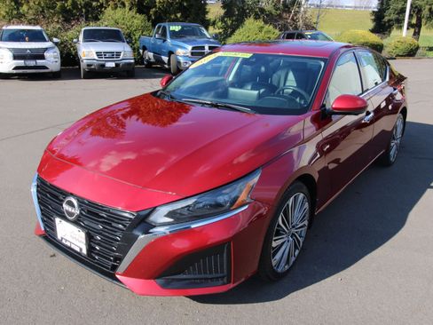 Used 2023 Nissan Altima 2.5 SL AWD/4WD image 7