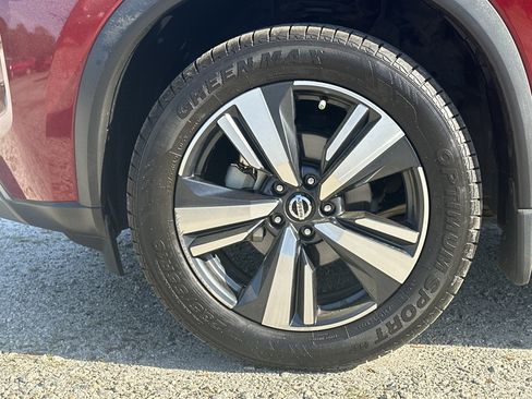 Used 2021 Nissan Rogue SL image 11