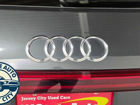 Used 2021 Audi e-tron Premium Plus w/ Premium Plus Package AWD/4WD image 30