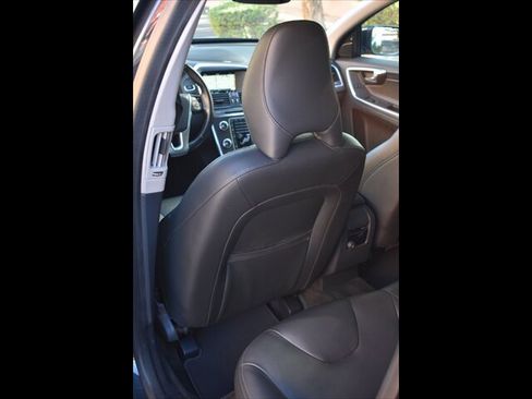Used 2016 Volvo XC60 T5 Platinum FWD image 20