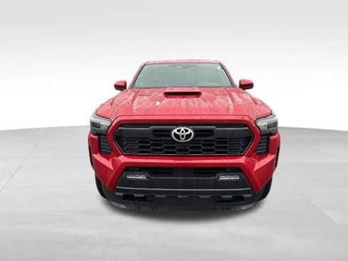 Used 2025 Toyota Tacoma TRD Sport AWD/4WD image 7