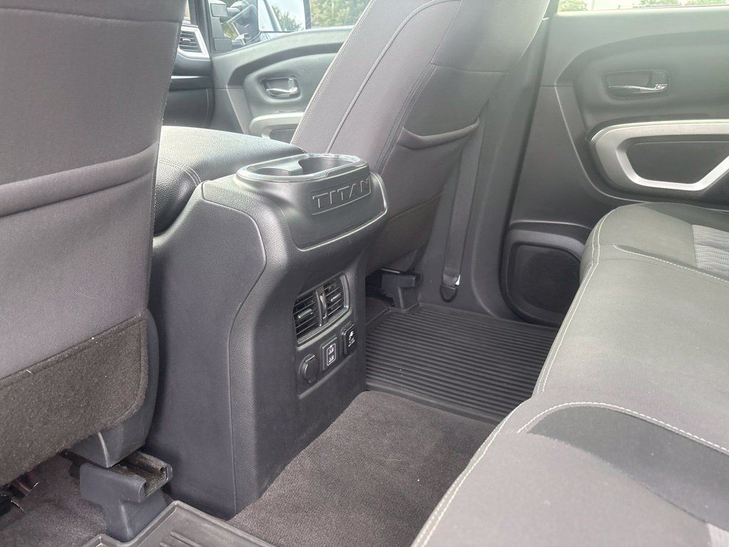 Used 2021 Nissan Titan SV w/ SV Convenience Package AWD/4WD image 32