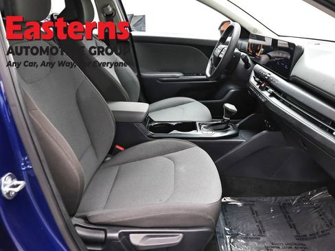 Used 2025 Kia K4 FWD image 23