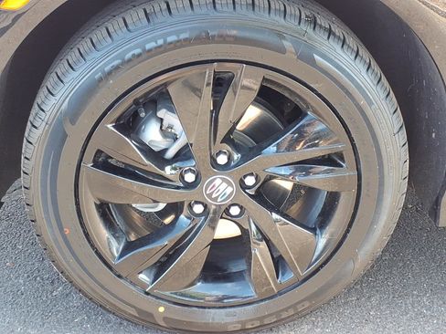 Used 2024 Buick Encore GX Sport Touring image 8